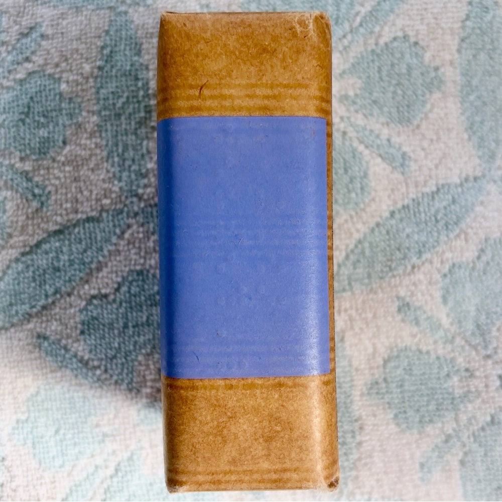 L'OCCITANE SHEA LAVENDER SOAP LARGE 250 G - Picture 4 of 6